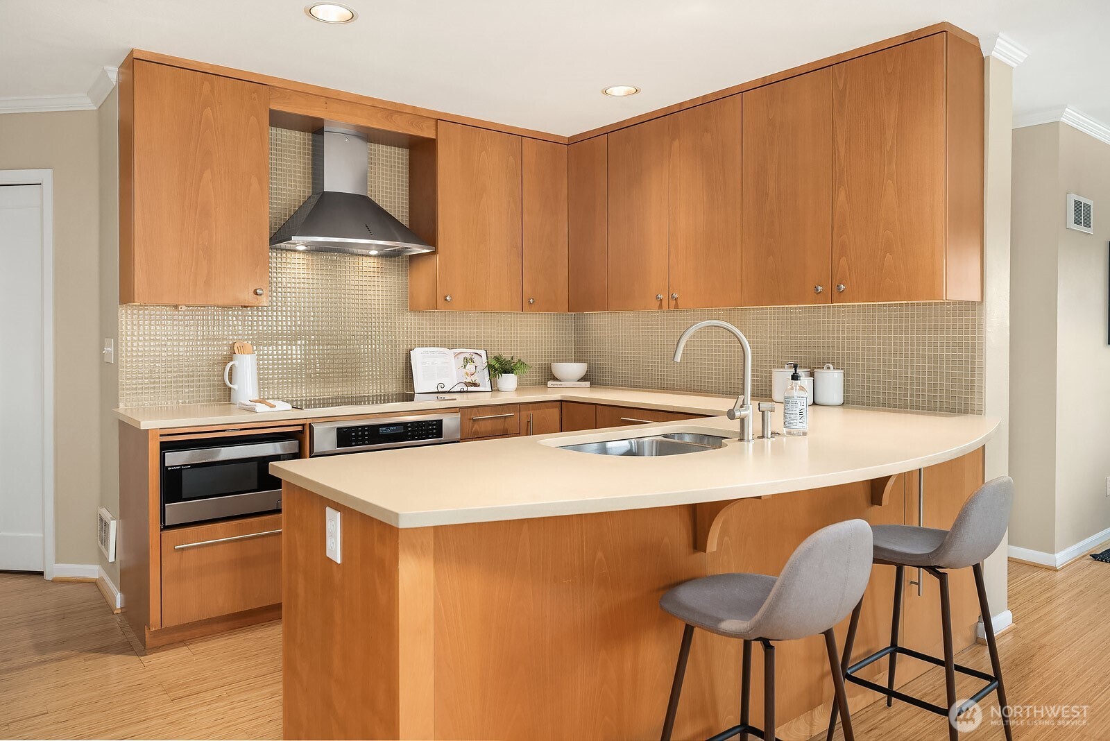 1417 Queen Anne Avenue N Seattle WA 98109