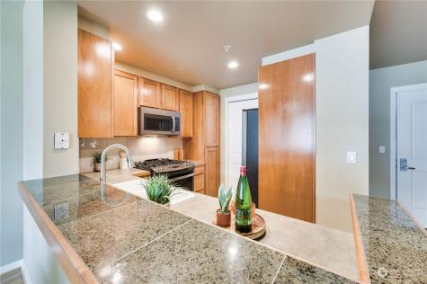 2607 Western Avenue Seattle WA 98121