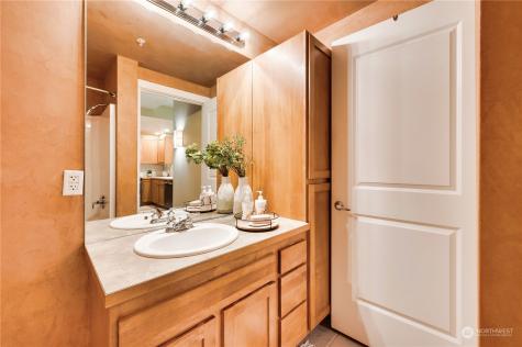 2607 Western Avenue Seattle WA 98121