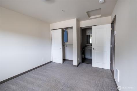 1651 SW Mulberry Oak Harbor WA 98277