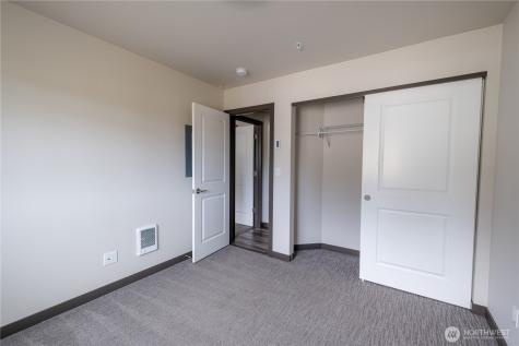 1651 SW Mulberry Oak Harbor WA 98277