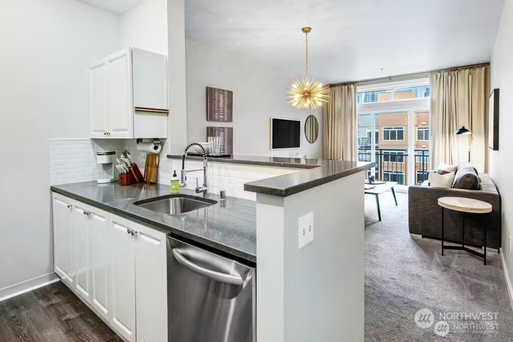 2414 1st Avenue Seattle WA 98121