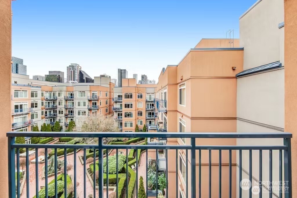 2414 1st Avenue Seattle WA 98121