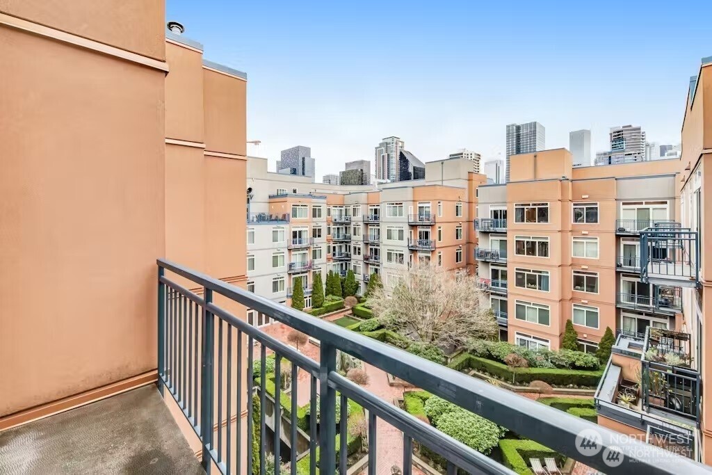 2414 1st Avenue Seattle WA 98121