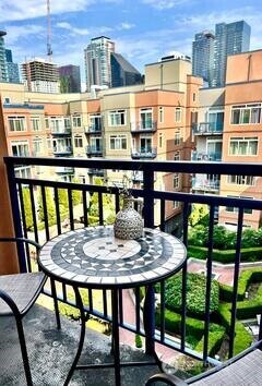 2414 1st Avenue Seattle WA 98121