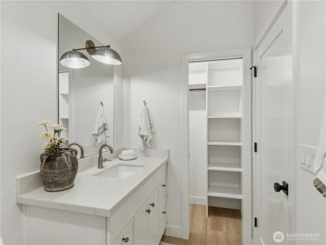 2806 W Dravus Street Seattle WA 98199