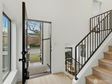 2806 W Dravus Street Seattle WA 98199