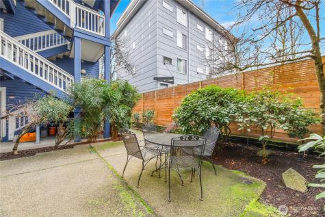 1709 18th Avenue Seattle WA 98122