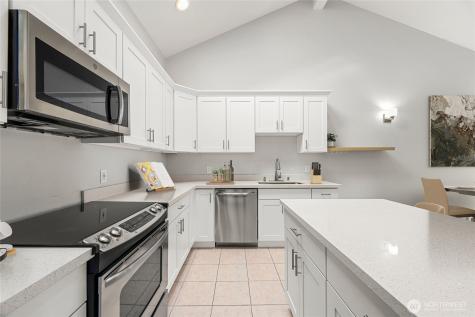 1709 18th Avenue Seattle WA 98122