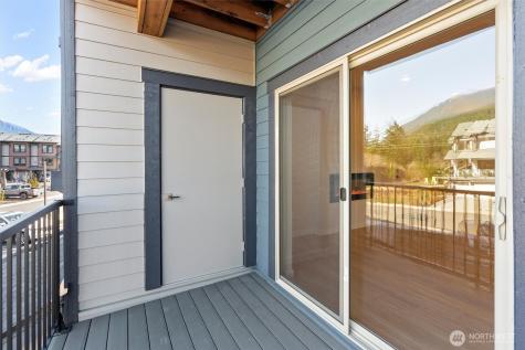 1970 SE 12th Court North Bend WA 98045