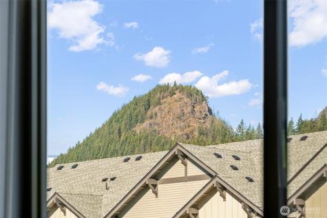 1970 SE 12th Court North Bend WA 98045