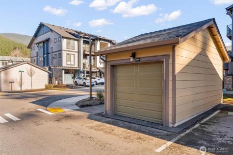 1970 SE 12th Court North Bend WA 98045