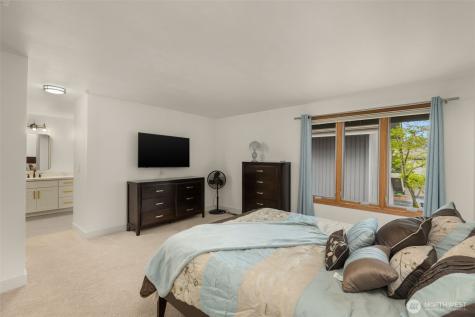 14226 NE 2nd Place Bellevue WA 98007