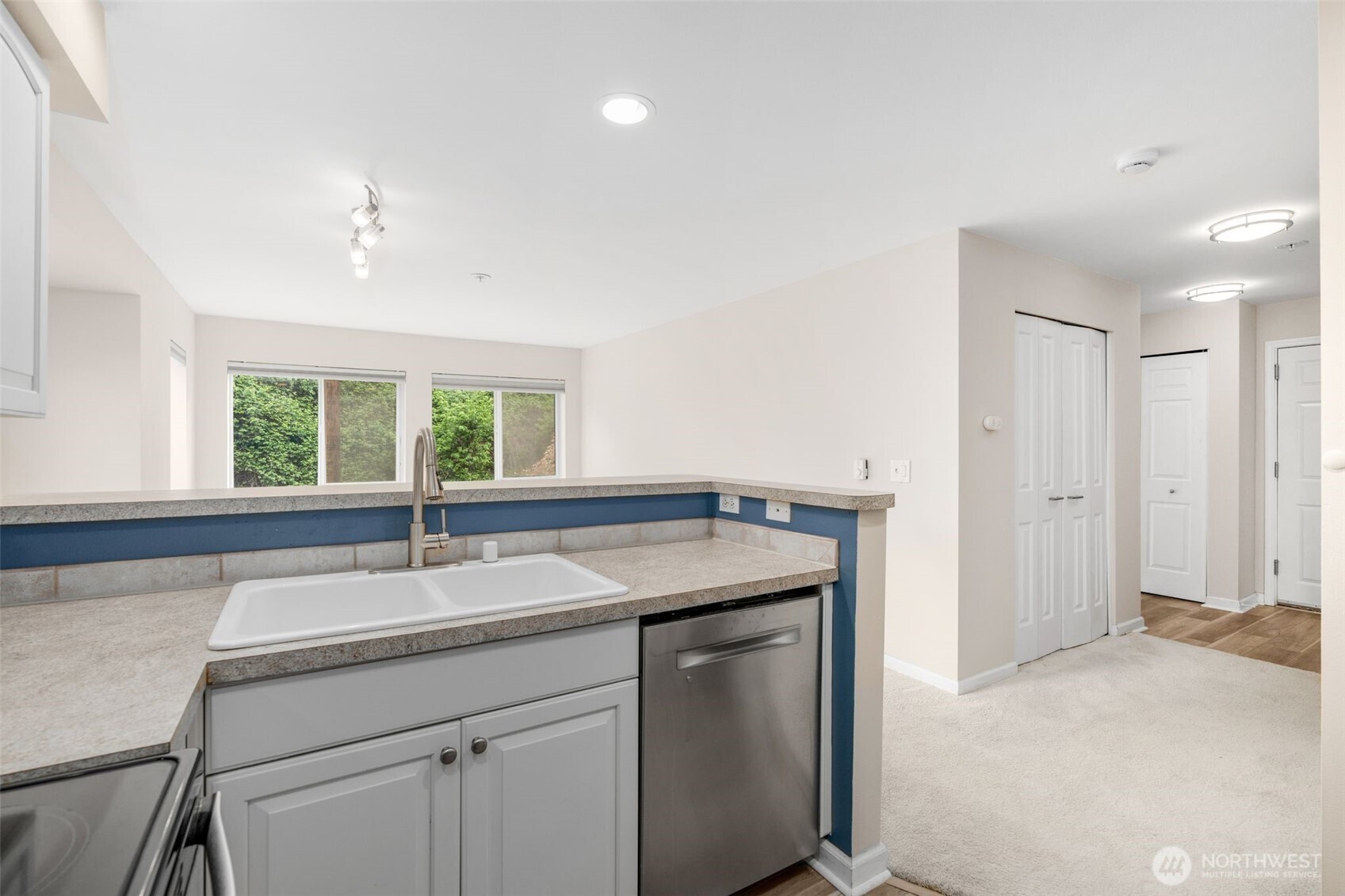 2530 Fifteenth Avenue W Seattle WA 98119