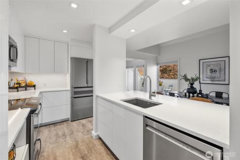 1401 5th Avenue W Seattle WA 98119