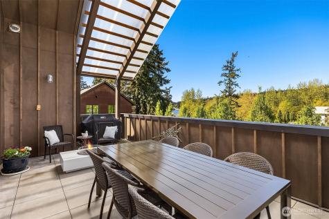 4565 Flying Goat Avenue NE Bainbridge Island WA 98110