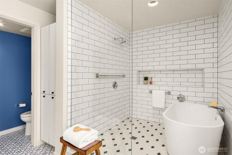 4565 Flying Goat Avenue NE Bainbridge Island WA 98110