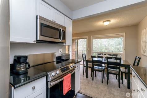 7320 N Skyview Place Tacoma WA 98406