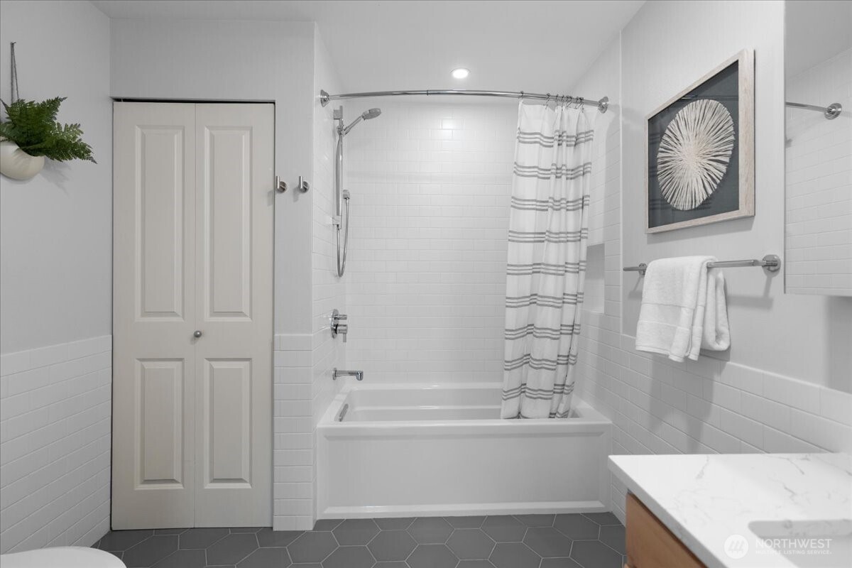 6121 Hazel Avenue SE Auburn WA 98092