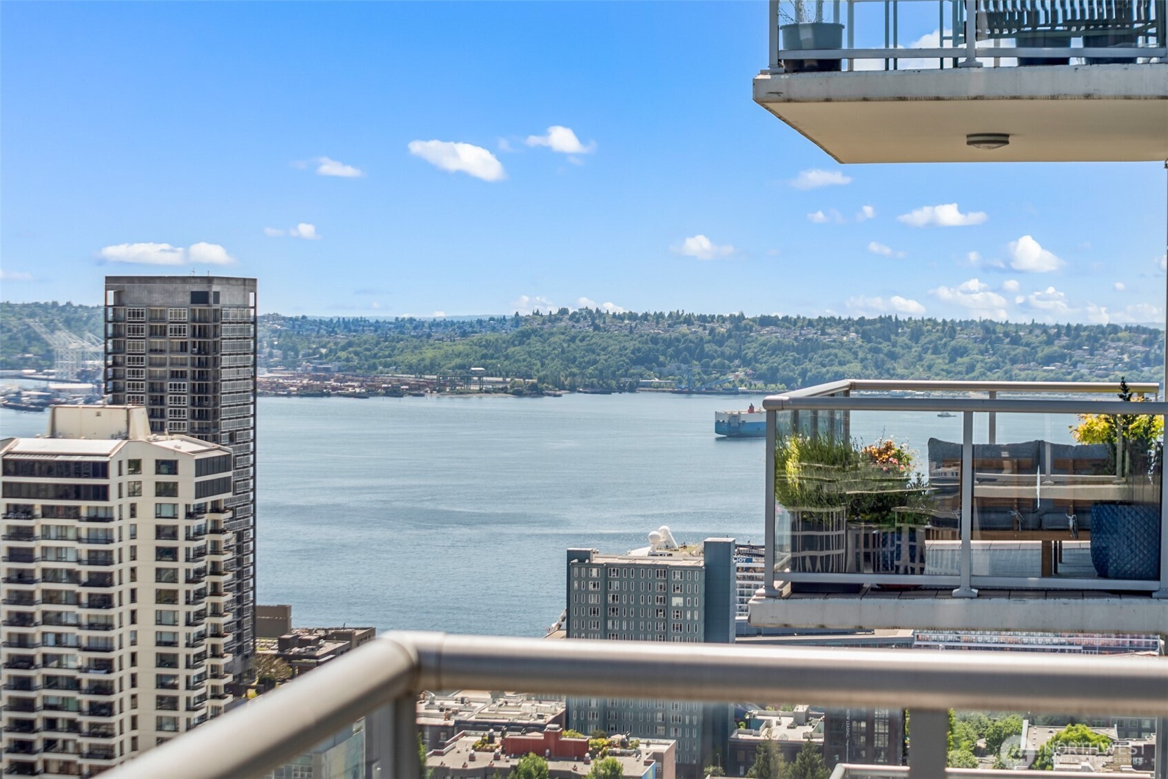 588 Bell Street Seattle WA 98121