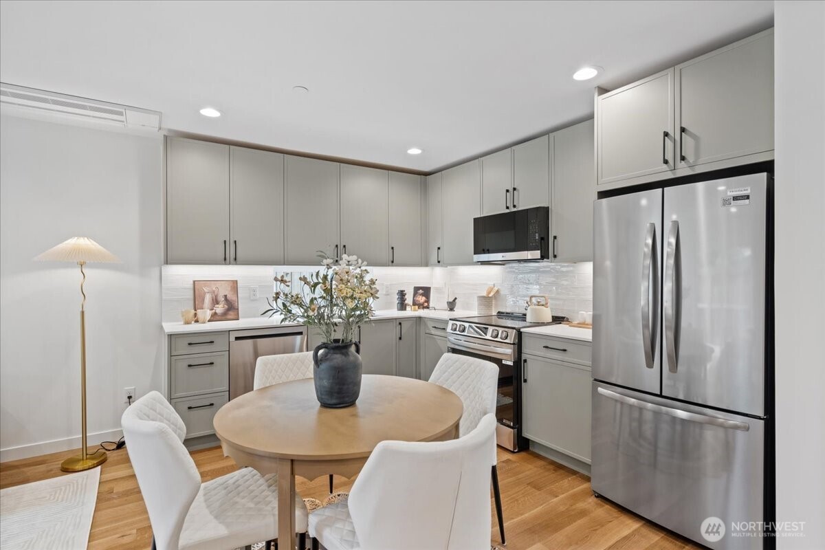4118 Burke Avenue N Seattle WA 98103