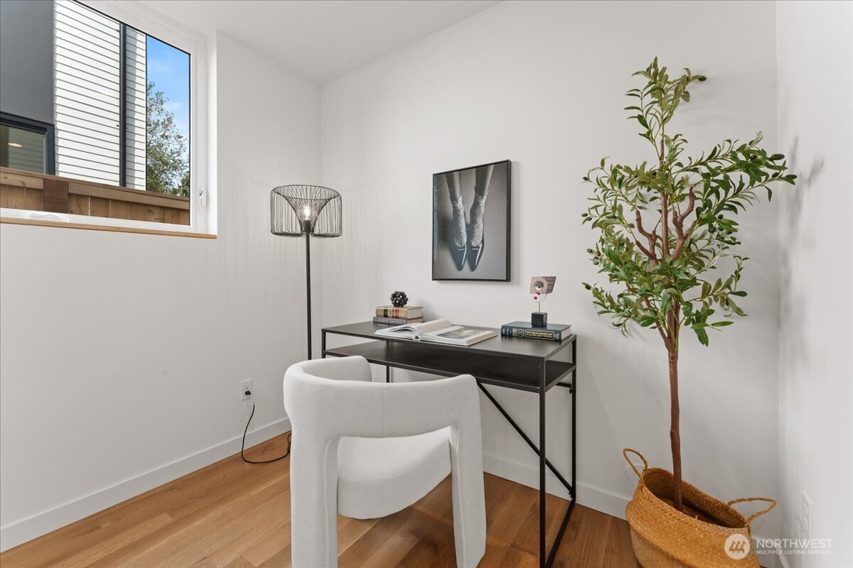 4118 Burke Avenue N Seattle WA 98103