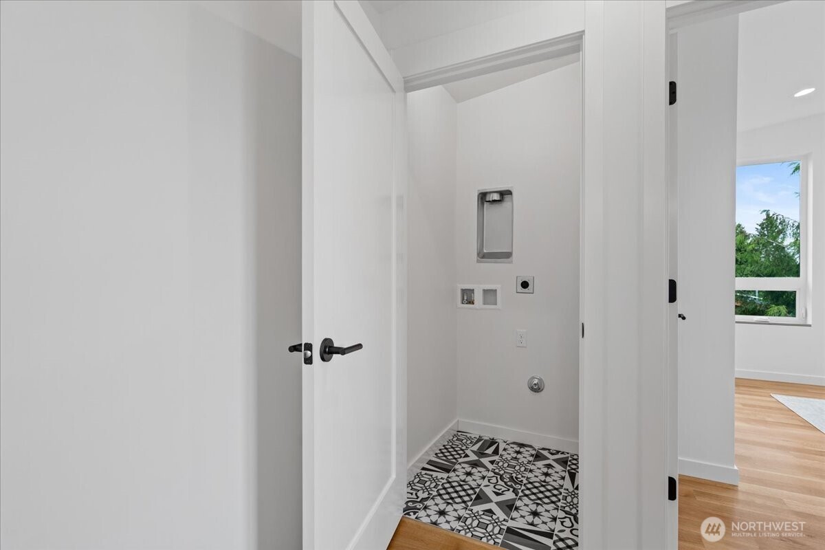 4118 Burke Avenue N Seattle WA 98103