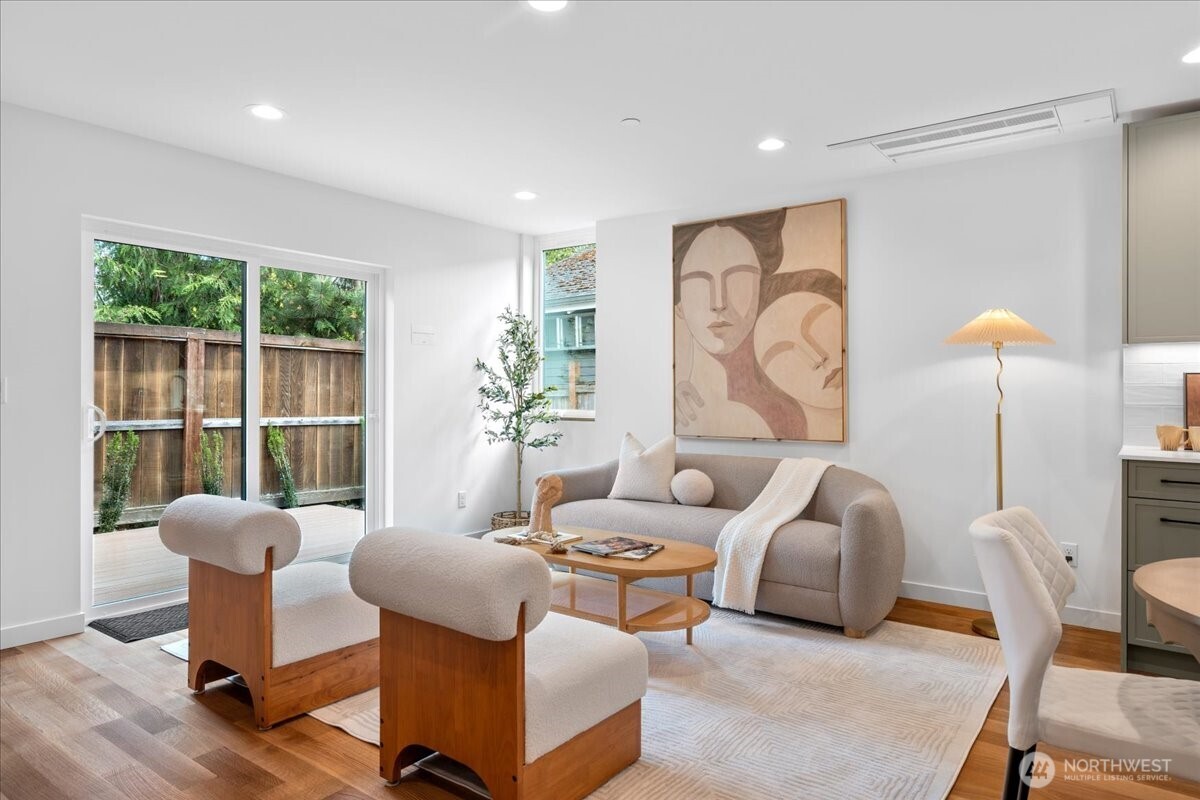 4118 Burke Avenue N Seattle WA 98103