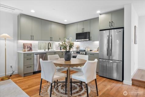 4118 Burke Avenue N Seattle WA 98103