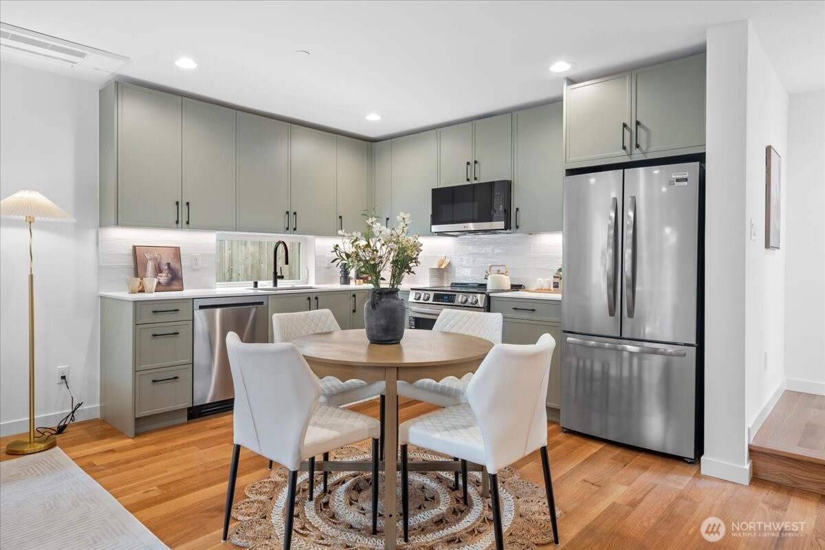 4118 Burke Avenue N Seattle WA 98103