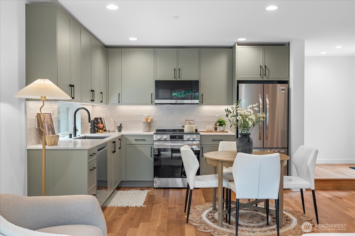 4118 Burke Avenue N Seattle WA 98103
