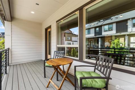 966 6th Avenue NE Issaquah WA 98029