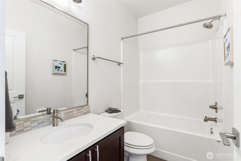 966 6th Avenue NE Issaquah WA 98029