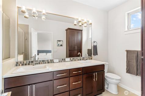 966 6th Avenue NE Issaquah WA 98029