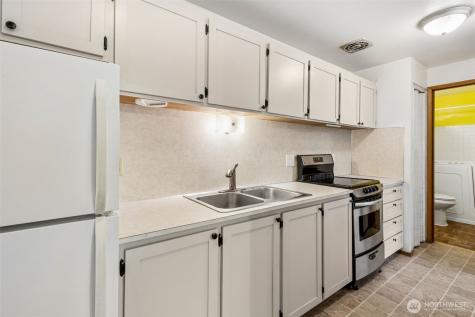319 7th Place SE Puyallup WA 98372