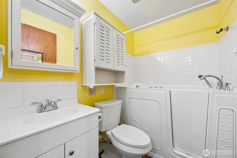 319 7th Place SE Puyallup WA 98372