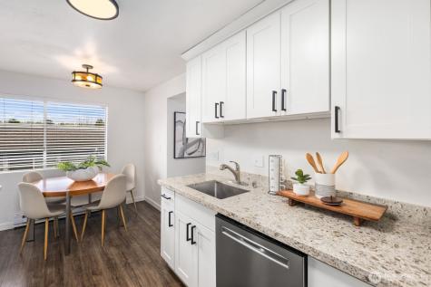 17203 NE 45th Street Redmond WA 98052