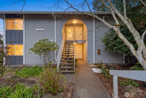 17203 NE 45th Street Redmond WA 98052