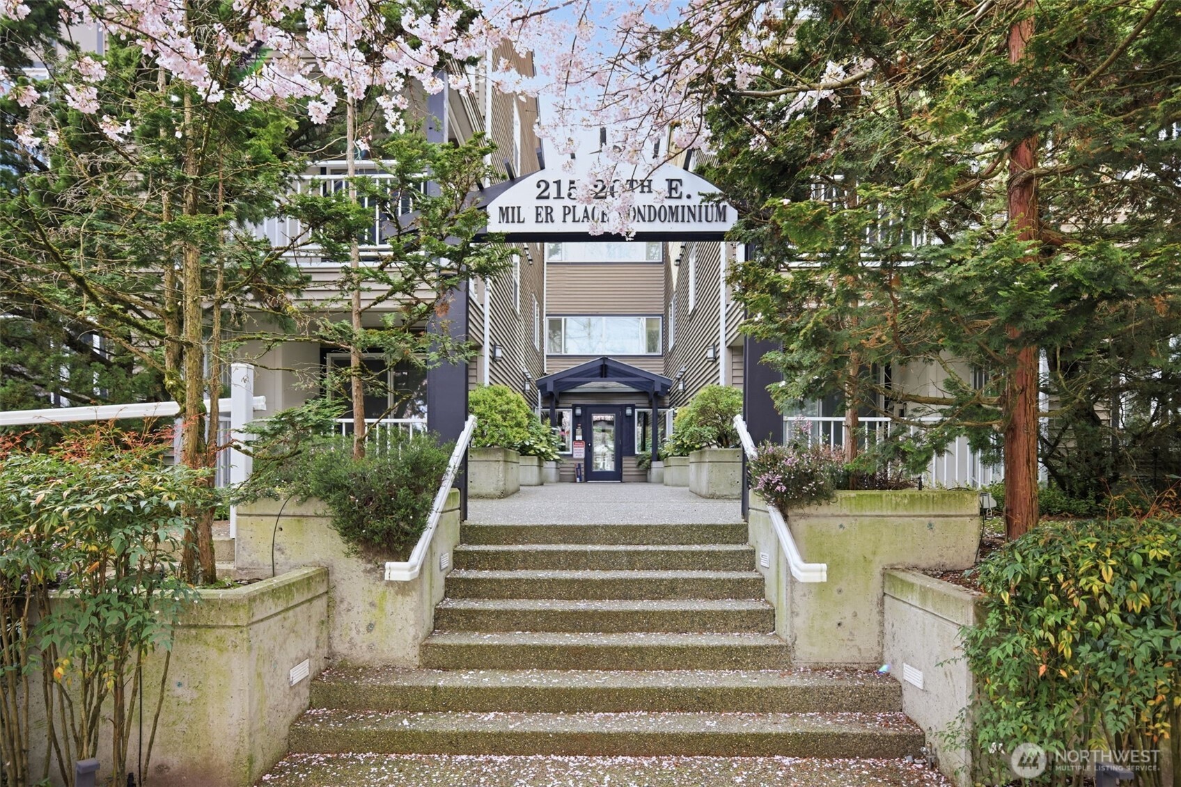 215 20th Avenue E Seattle WA 98112