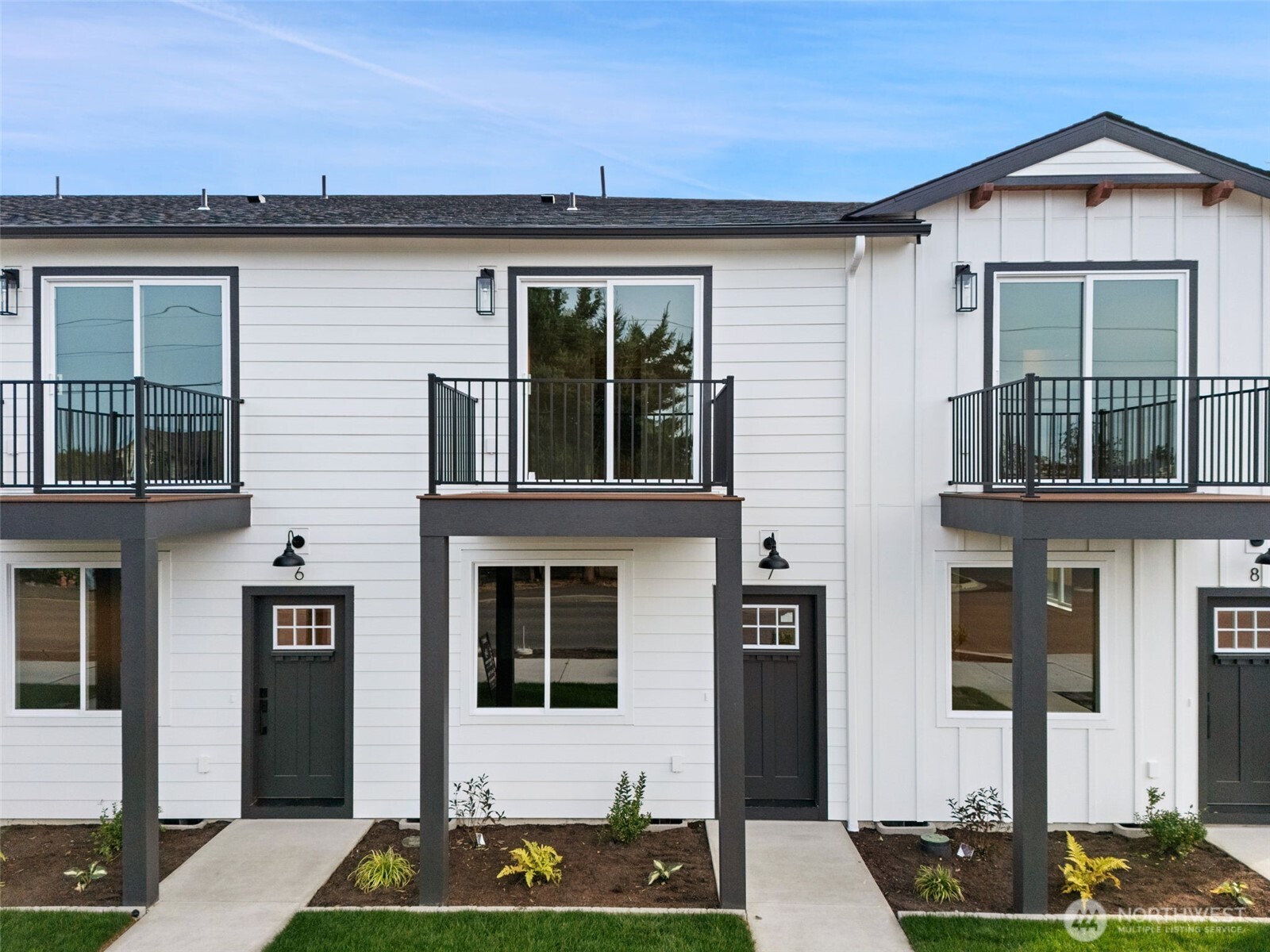 669 W Hendrickson Sequim WA 98382
