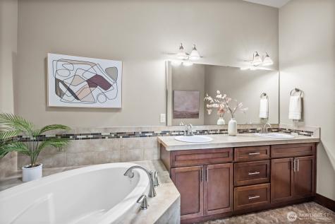 4005 NE 3rd Place Renton WA 98056