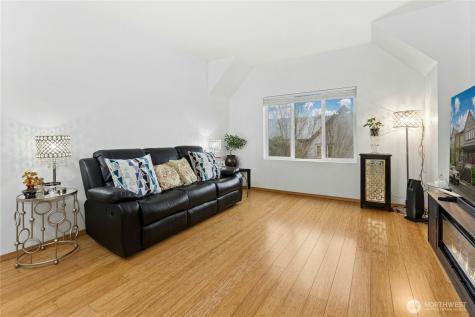 1736 10th Avenue NE Issaquah WA 98209