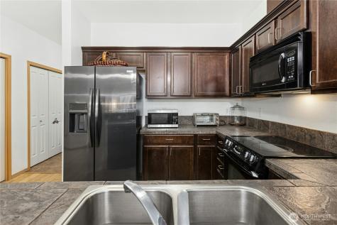1736 10th Avenue NE Issaquah WA 98209