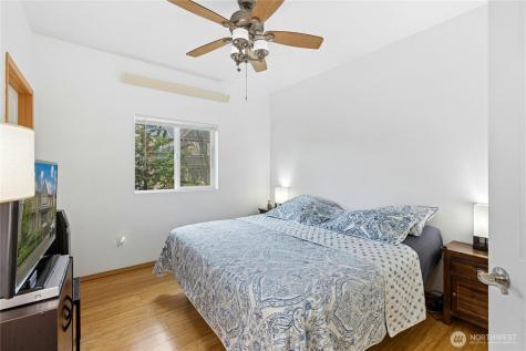 1736 10th Avenue NE Issaquah WA 98209