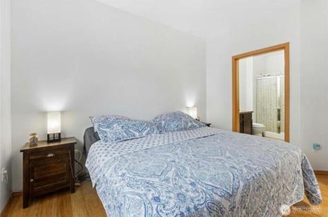 1736 10th Avenue NE Issaquah WA 98209