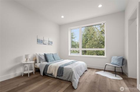8923 166th Ave NE Redmond WA 98052