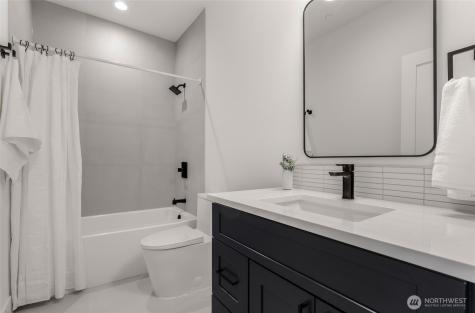 8923 166th Ave NE Redmond WA 98052