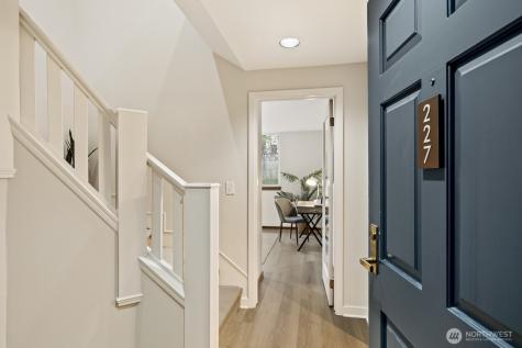2350 10th Avenue E Seattle WA 98102