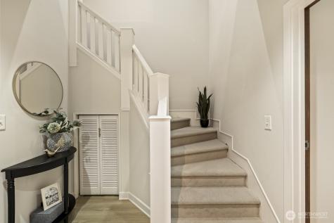 2350 10th Avenue E Seattle WA 98102