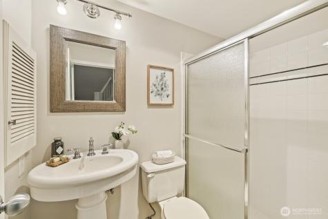 2350 10th Avenue E Seattle WA 98102